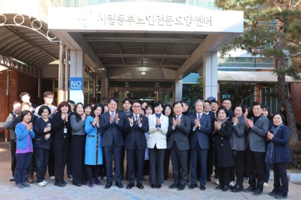 김민석 총리, 복지시설 현장 돌며 건강검진 사각지대 해소 착수 기사 이미지